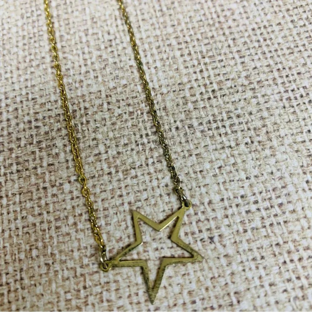 Dainty Necklace Bundle - Picture 5 of 6